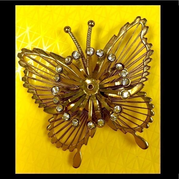 Vintage Signed Monet Gold-tone rhinestone Butterfly Brooch Pin - Picture 1 of 9